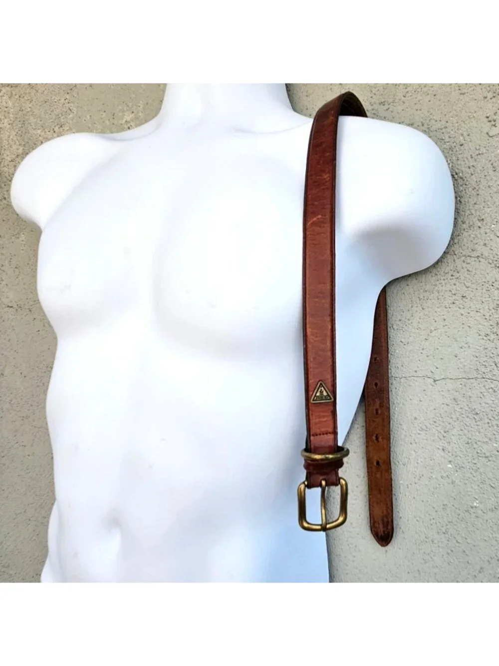 Vintage Guess Triangle Logo Brown Leather Belt Brass Buckle Small 24-27